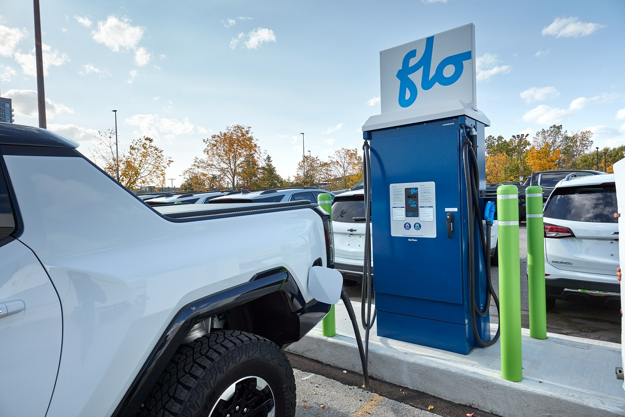 FLO enables GM Plug and Charge on Flo DC fast chargers across Canada. Photo: CNW Group/Flo FLO enables GM Plug and Charge on Flo DC fast chargers across Canada. Photo: CNW Group/Flo